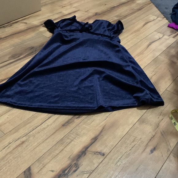 Jessie velvet dress navy blue size 12 - Picture 7 of 10